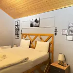 Tas Mahall Luxury Hotel
