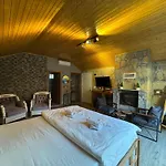 Tas Mahall Luxury Hotel