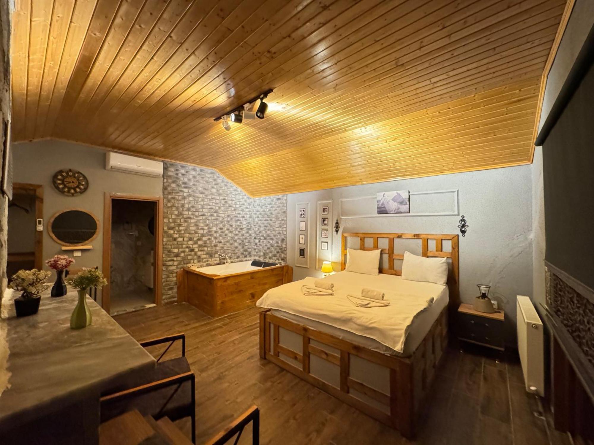 Tas Mahall Luxury B&B