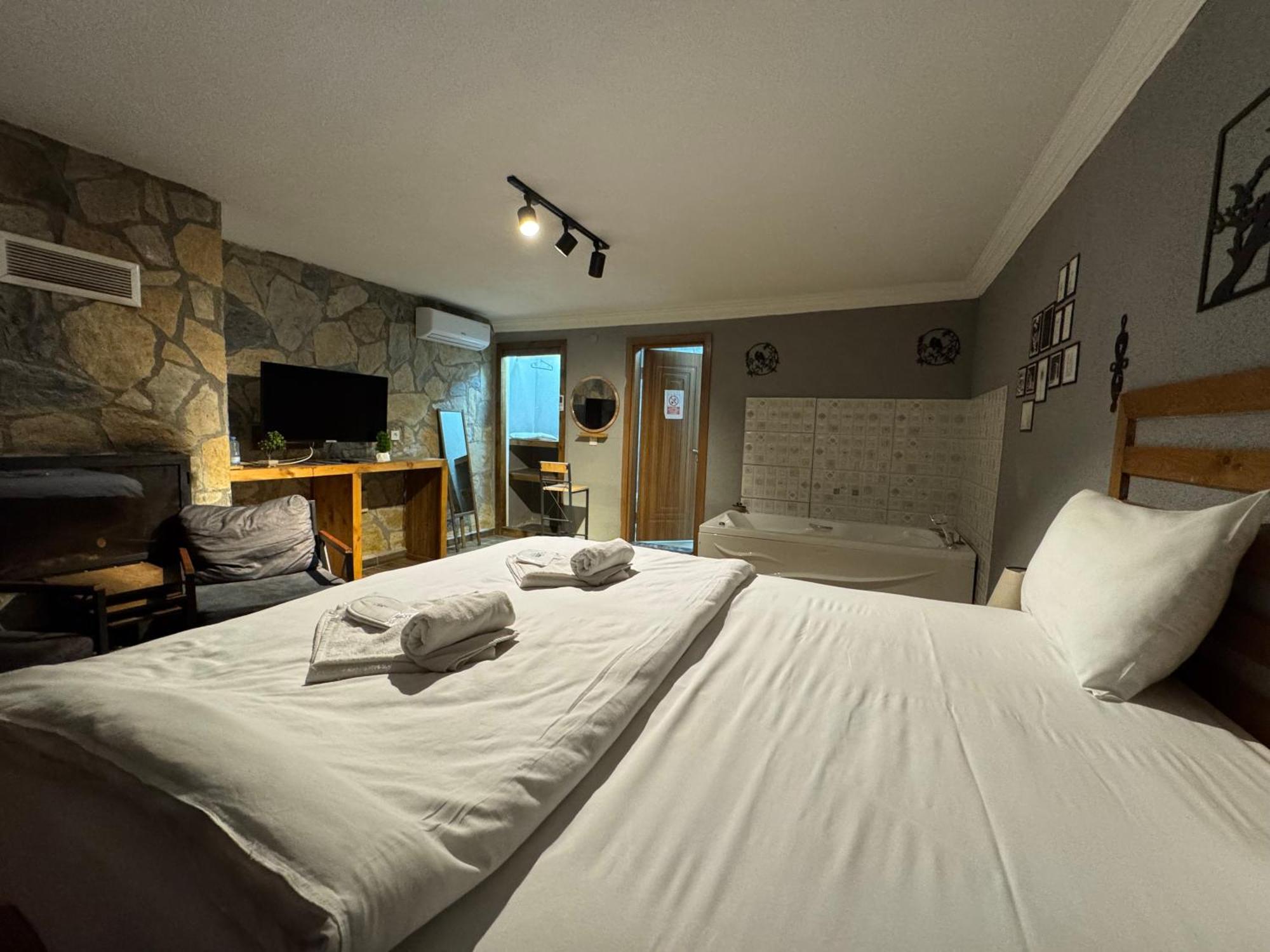 B&B Tas Mahall Luxury